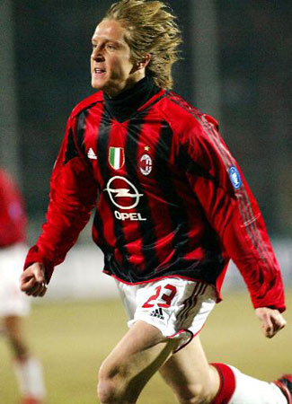 中国女子冰壶队时隔14年再进世锦赛四强