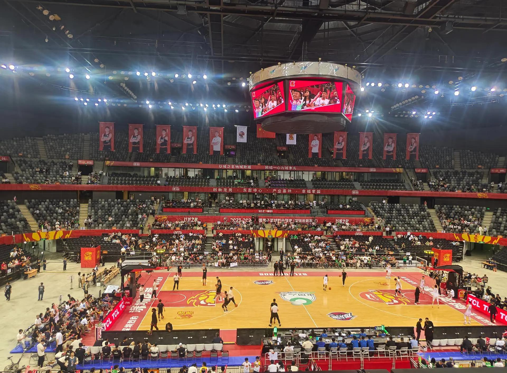 独行侠安东尼-戴维斯拒绝手术：伤病隐忧与未来悬念