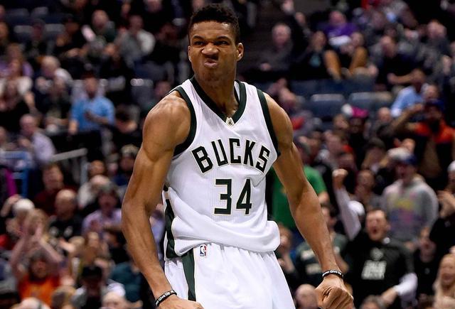 对姆巴佩来说，本赛季比四大皆空更尴尬的一种可能，是他的一项个人荣誉，好像很难卫冕了